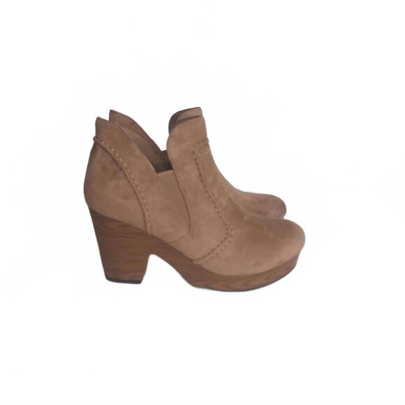 Pierre Dumas Pam Wedges Women's Size 7.5 Vegan Faux Suede - Picture 1 of 4